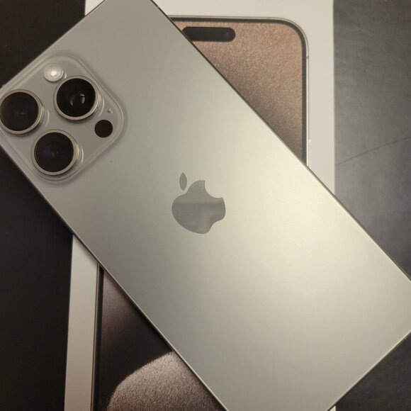 iPhone 15 Pro Max - Picture 1 of 7